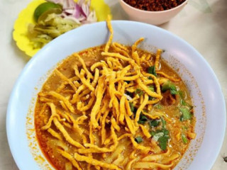 Khao Soi Lung Prakit Kad Kom