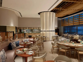 Cafe Bord De Mer Lounge