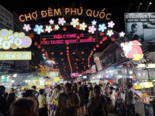 Dinh Cau Night Market