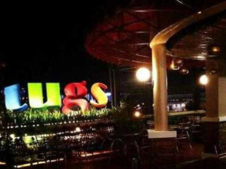 Tugs Restobar