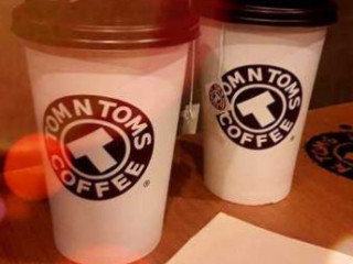 Tom N Toms Coffee