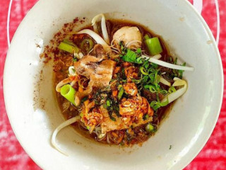 Pa Pu Boat Noodles