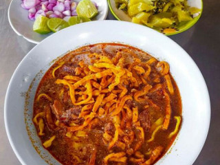 Khao Soi Mae Manee