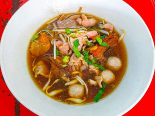 Nai Liak Beef Noodles