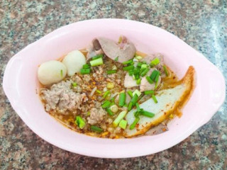 Rung Rueang Pork Noodle