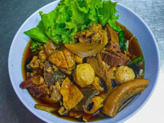 Rote Yiam Beef Noodle (saeng Tawan)