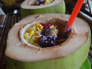 Mang Johnny Halo-halo Sa Buko