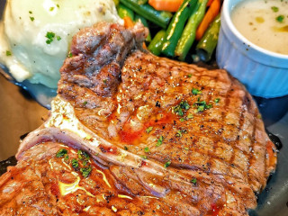 T-bone King Steak And Grill