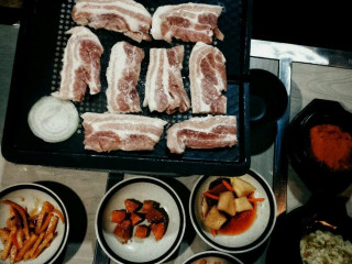 돈촌 (donchon Samgyeopsal)