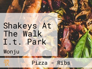 Shakeys At The Walk I.t. Park