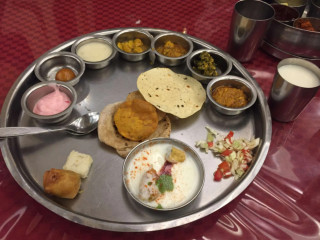 Kansar Gujarati Thali