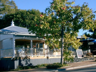 Nanna McGinn's Coffee Shop