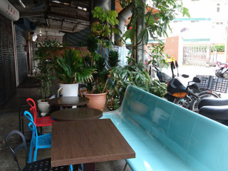 Wō Zhe Kā Fēi Perch Cafe