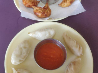 Sparrow Rolls, Momos More…