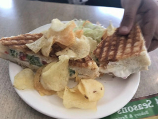 4 Seasons Bakery & Restaurant