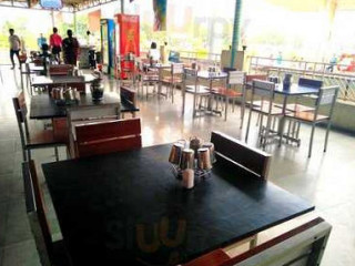 Chiefs Bar And Restaurant