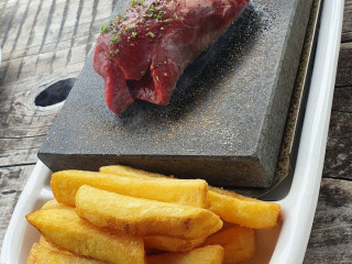 Tomo Eatery