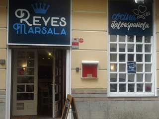 restaurant image
