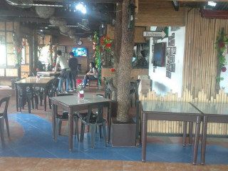 Kuyang's Food And Bar Restaurant