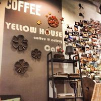 D' Yellow House Cafe