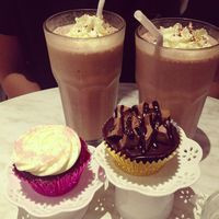 Larcy's Cupcakery Cafe