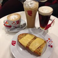 Cafe Coffee Day Op Road