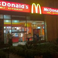 Mc Donalds, Kashmere Gate Metro Station