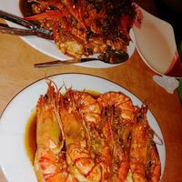 Robbie's Dampa, Macapagal