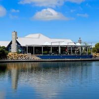 The Lake House At Lake Hood